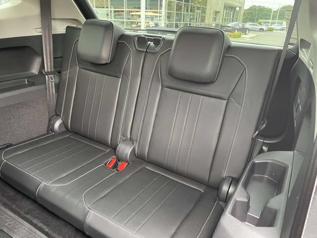 Used 2023 Volkswagen Tiguan SE FWD image 11