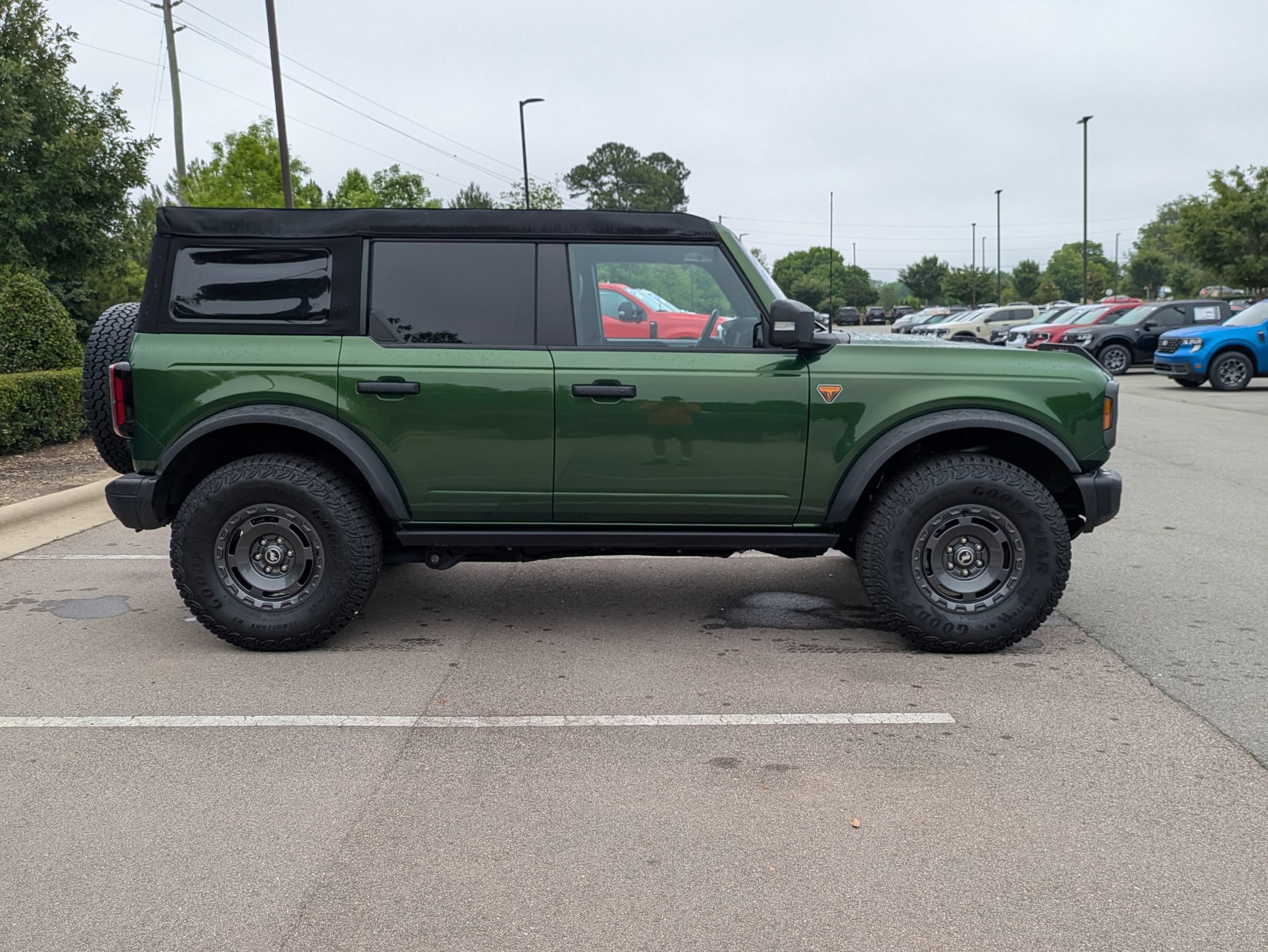 Certified 2025 Ford Bronco Badlands AWD/4WD image 3