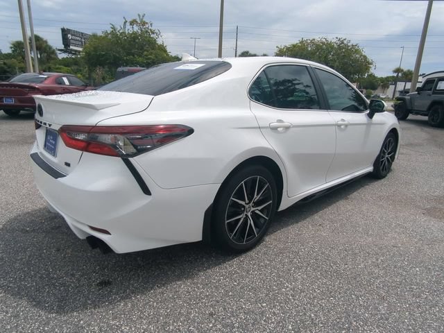 Used 2022 Toyota Camry SE FWD image 5