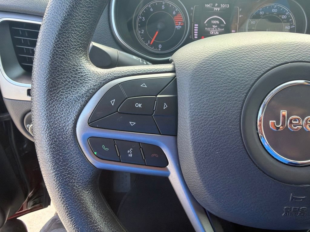 Used 2019 Jeep Cherokee Latitude w/ Popular Appearance Group FWD image 22