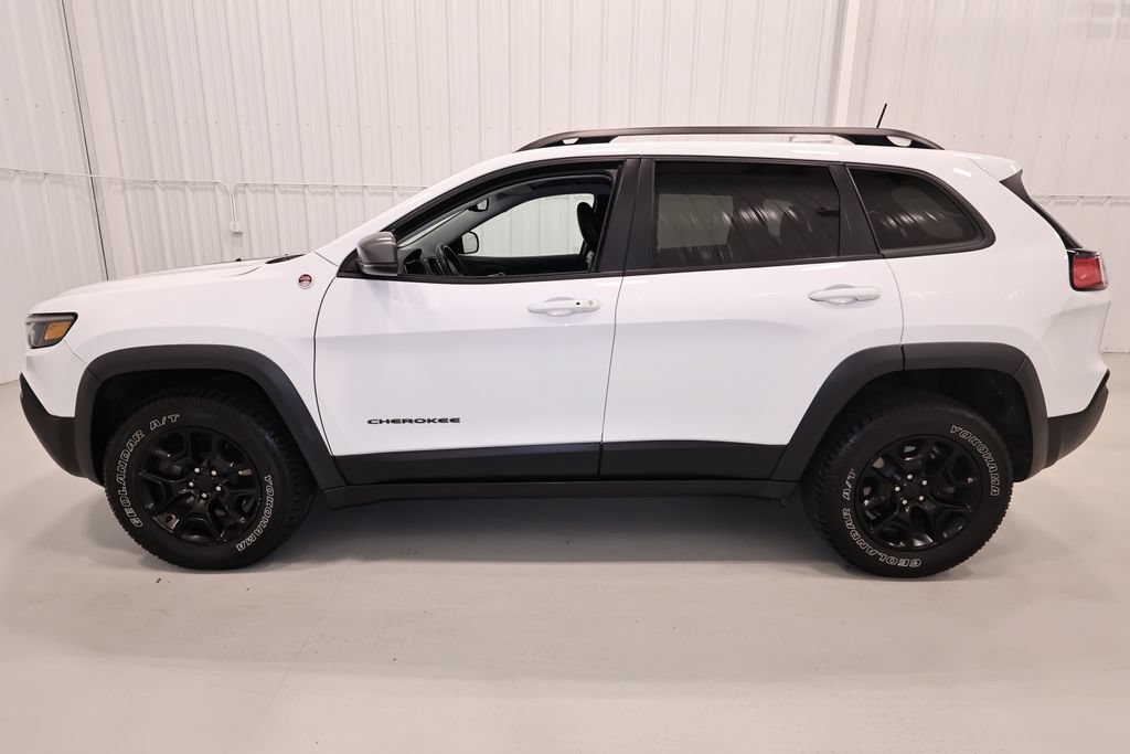 Used 2019 Jeep Cherokee Trailhawk w/ Cold Weather Group AWD/4WD image 7
