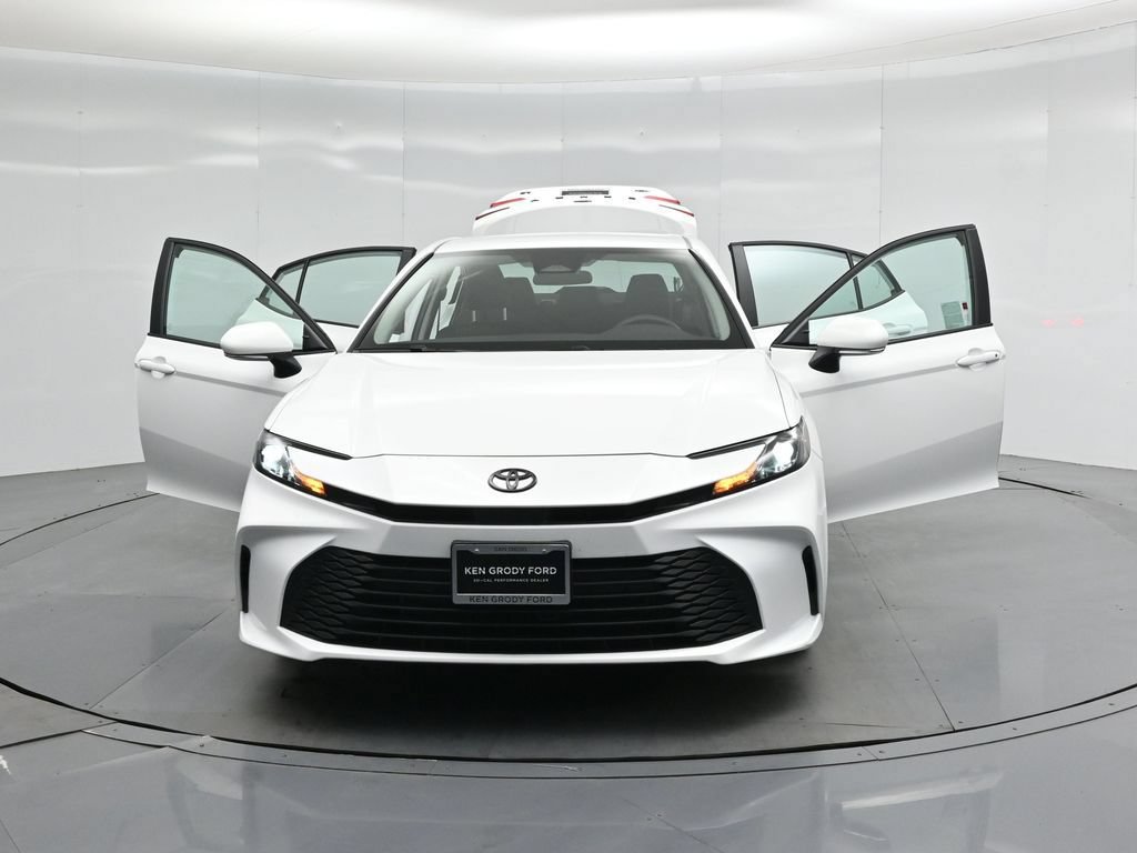 Used 2025 Toyota Camry LE FWD image 25