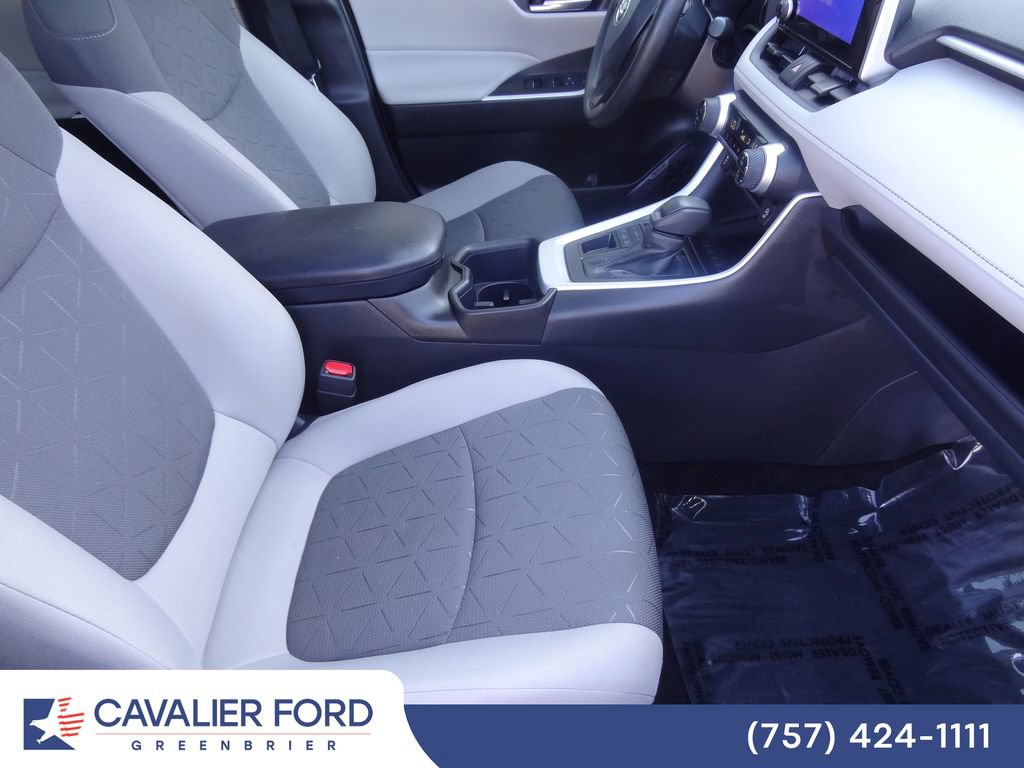 Used 2025 Toyota RAV4 XLE w/ Convenience Package AWD/4WD image 13