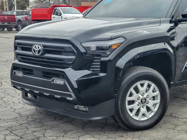 Used 2025 Toyota Tacoma SR5 image 2