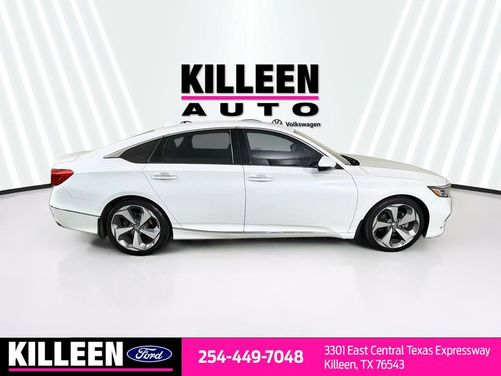 Used 2018 Honda Accord Touring image 9