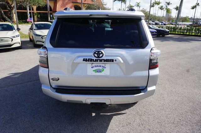 Used 2020 Toyota 4Runner SR5 image 2