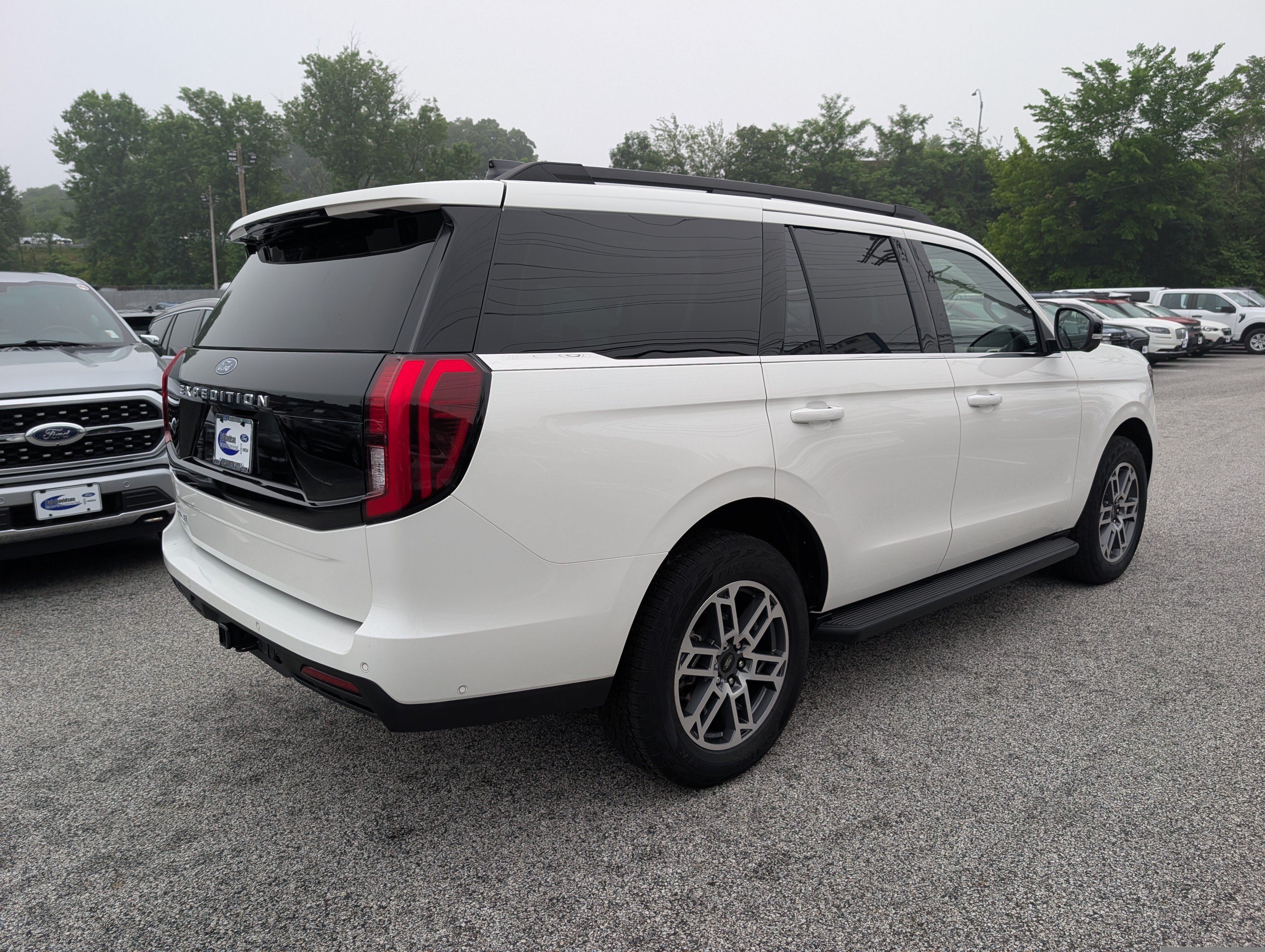 Certified 2025 Ford Expedition Active AWD/4WD image 7