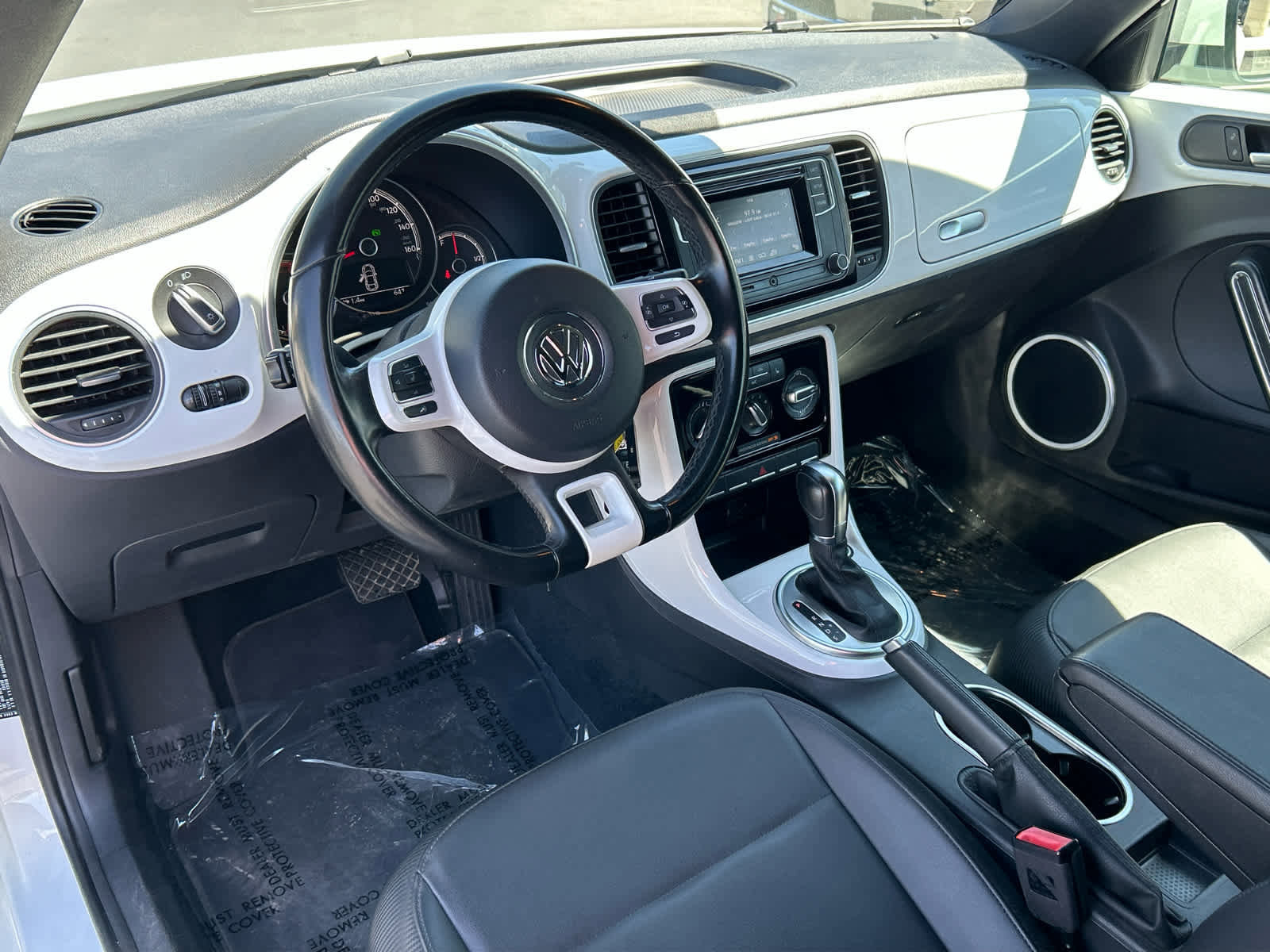 Used 2018 Volkswagen Beetle 2.0T S image 20