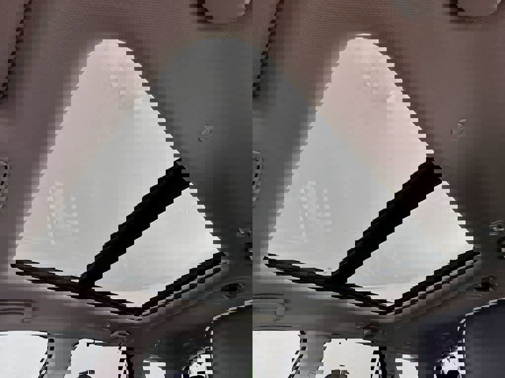 Used 2023 Honda Pilot Elite image 32