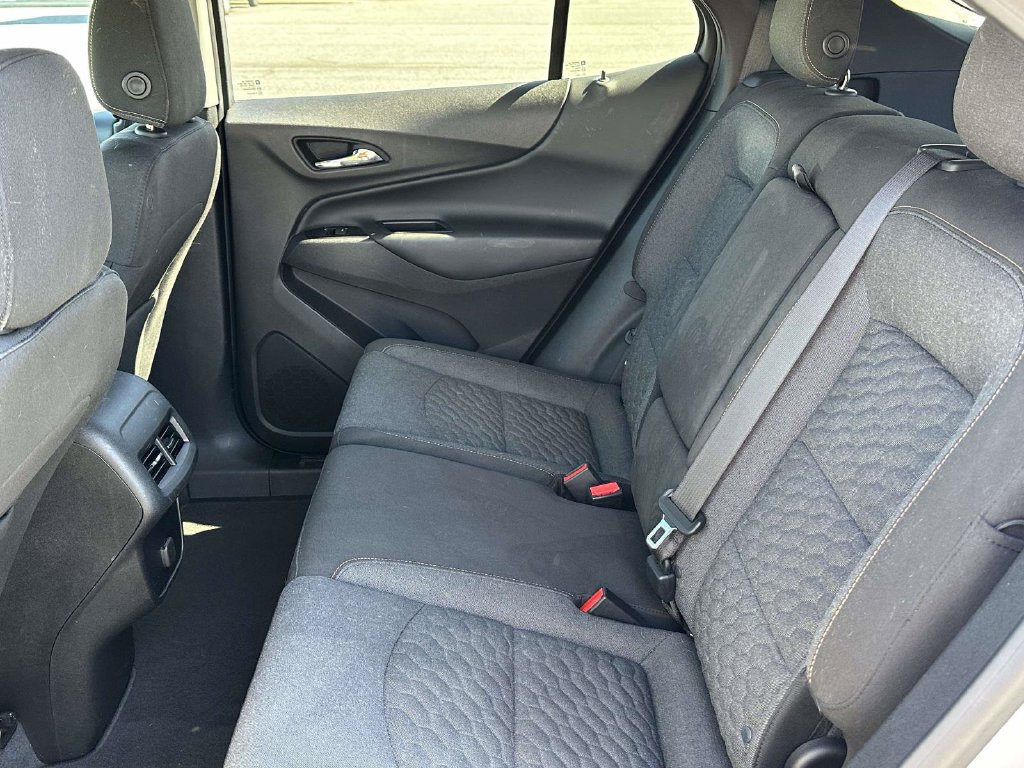 Used 2018 Chevrolet Equinox LT FWD image 13