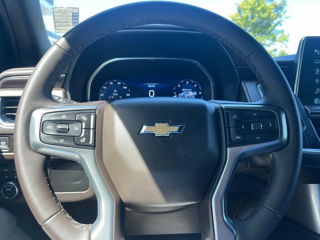 Used 2023 Chevrolet Suburban LT w/ LT Signature Plus Package AWD/4WD image 26