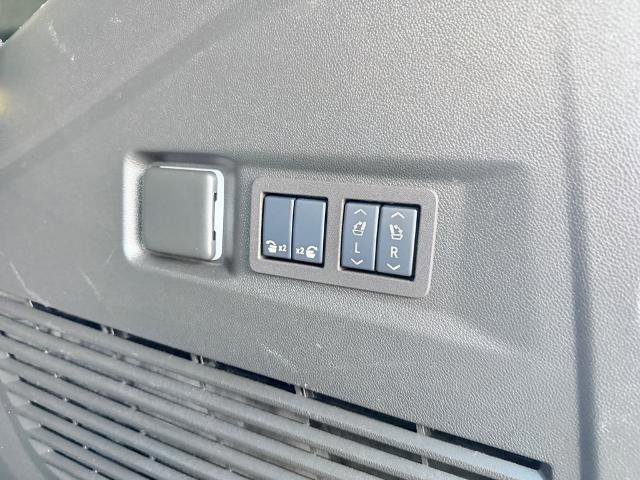 Used 2024 Chevrolet Tahoe Premier image 39