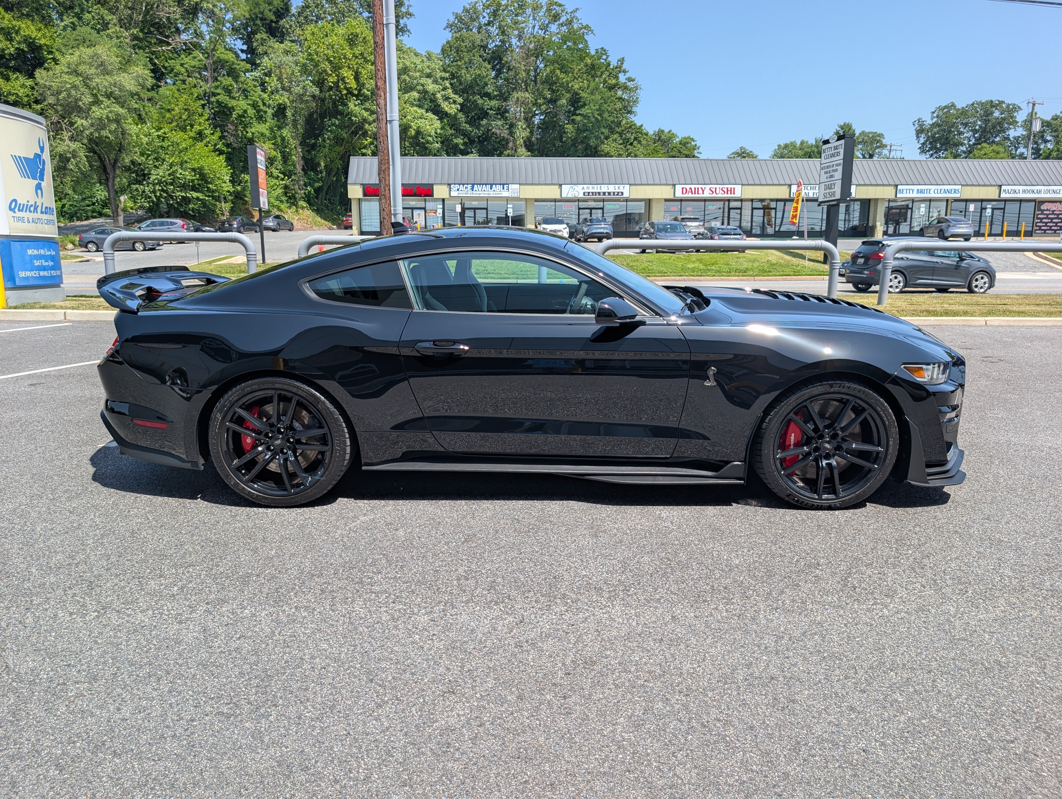 Certified 2022 Ford Mustang Shelby GT500 w/ Handling Package RWD image 8