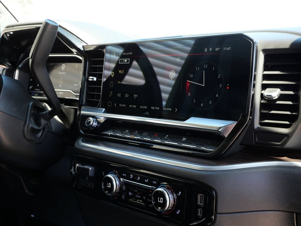 Used 2025 GMC Sierra 1500 SLT AWD/4WD image 41