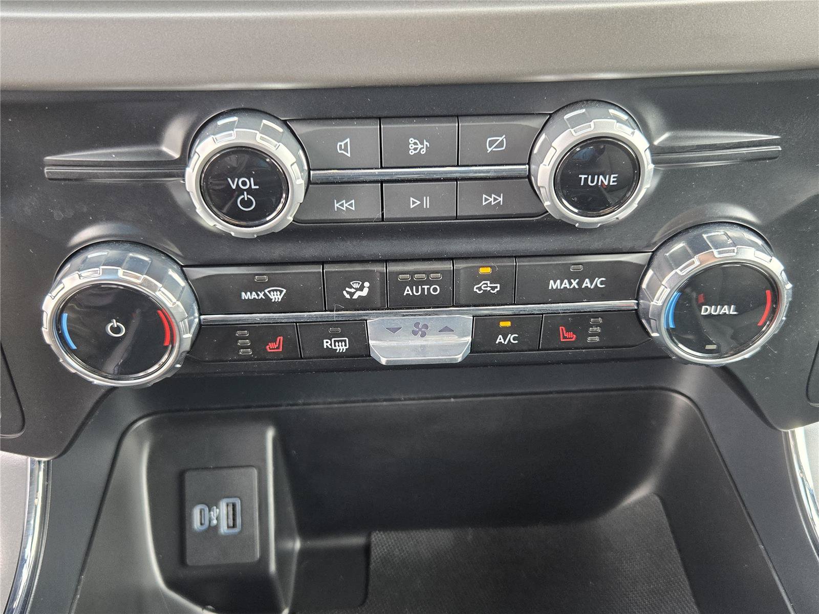 Certified 2024 Ford F150 XLT w/ Equipment Group 302A MID AWD/4WD image 18