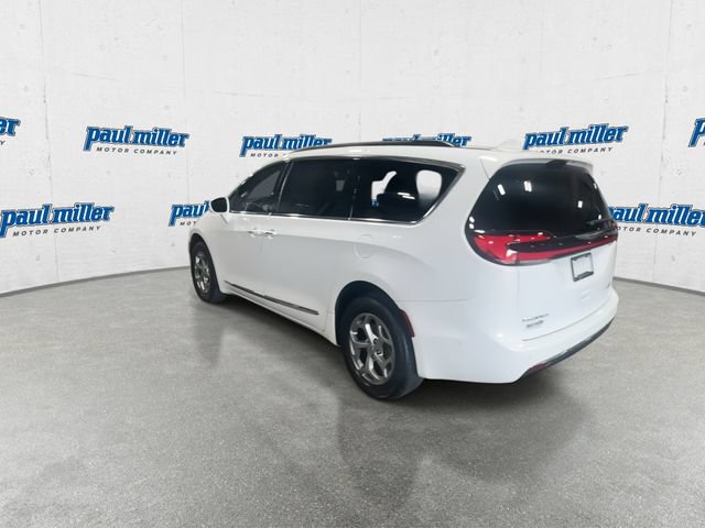 Used 2022 Chrysler Pacifica Limited AWD/4WD image 8