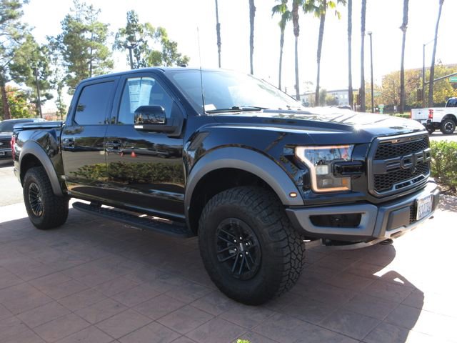 Certified 2017 Ford F150 Raptor w/ Equipment Group 802A Luxury image 6