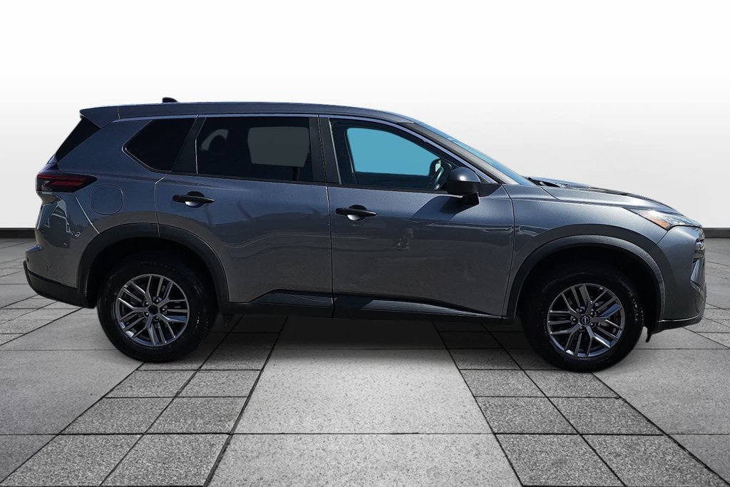 Used 2024 Nissan Rogue S AWD/4WD image 4