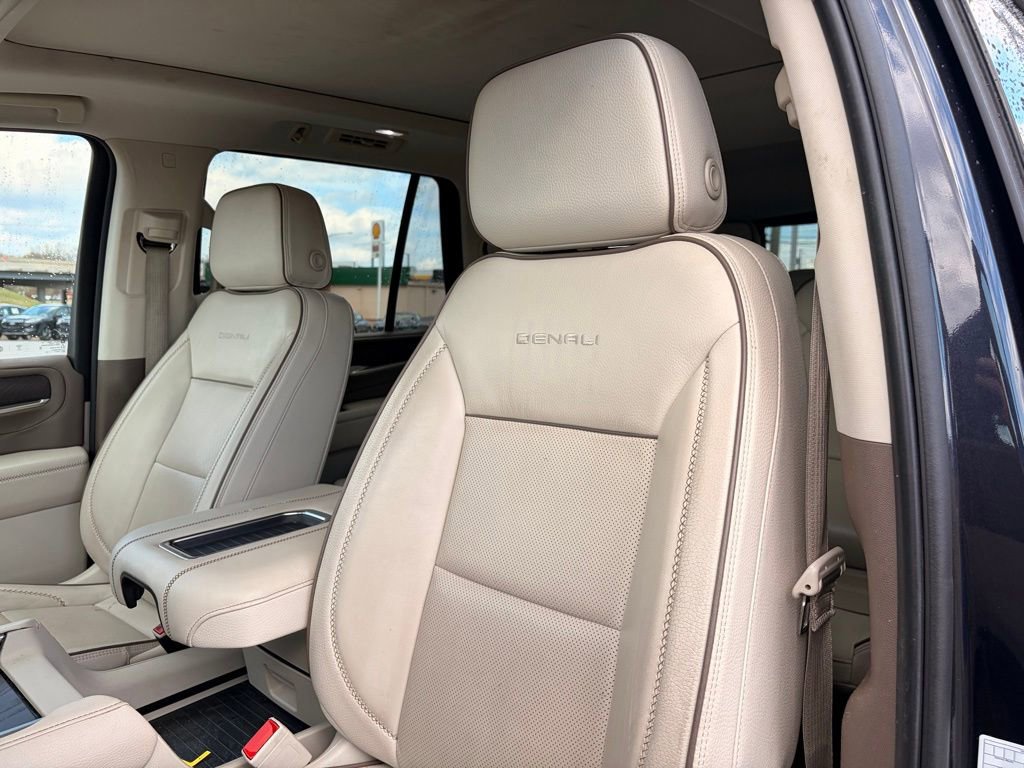 Used 2023 GMC Yukon Denali image 11