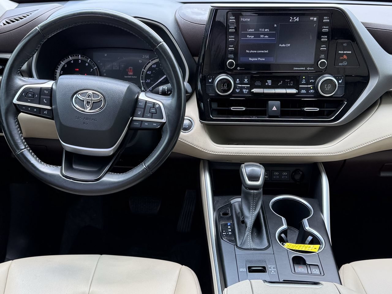 Used 2022 Toyota Highlander XLE FWD image 10