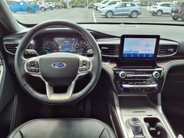 Certified 2021 Ford Explorer Limited w/ Equipment Group 301A AWD/4WD image 9