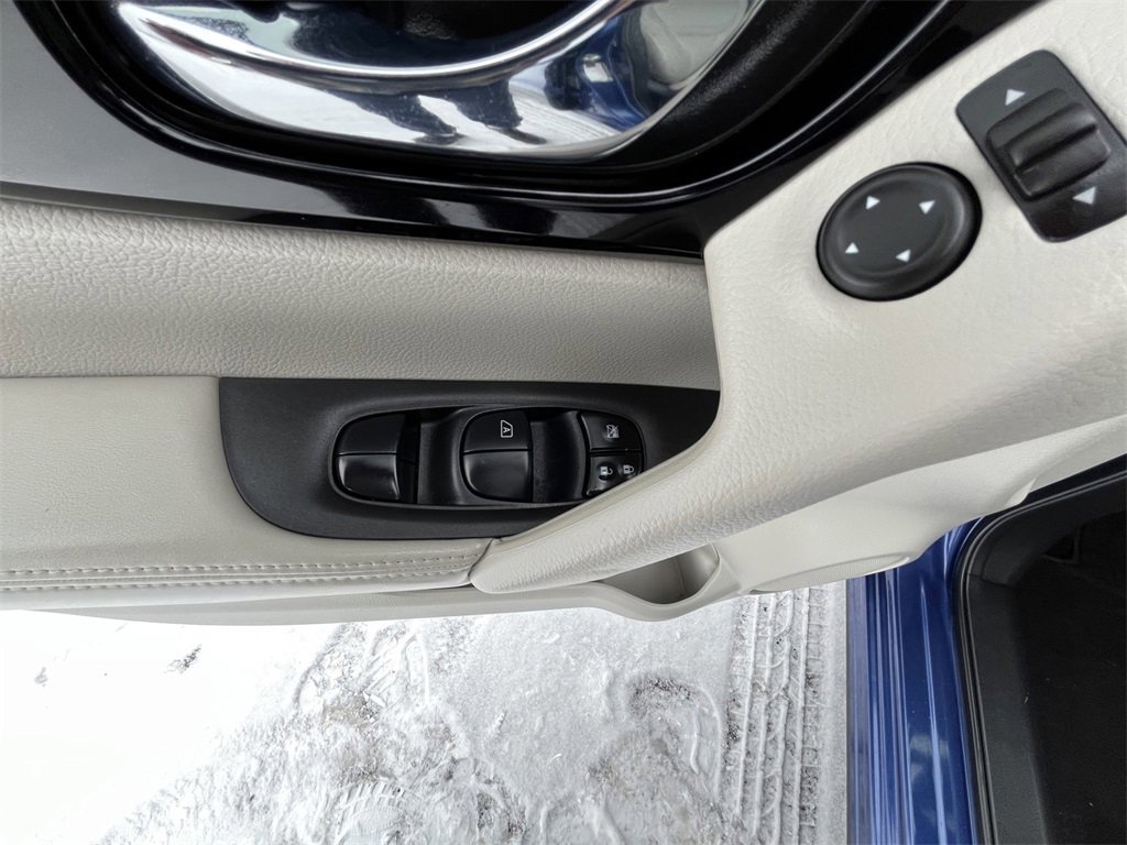 Used 2022 Nissan Rogue Sport SL image 17