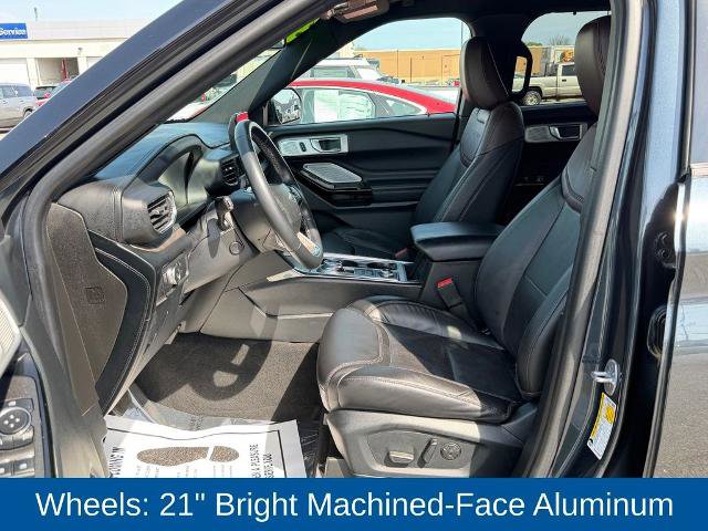 Certified 2022 Ford Explorer Platinum w/ Equipment Group 601A AWD/4WD image 17