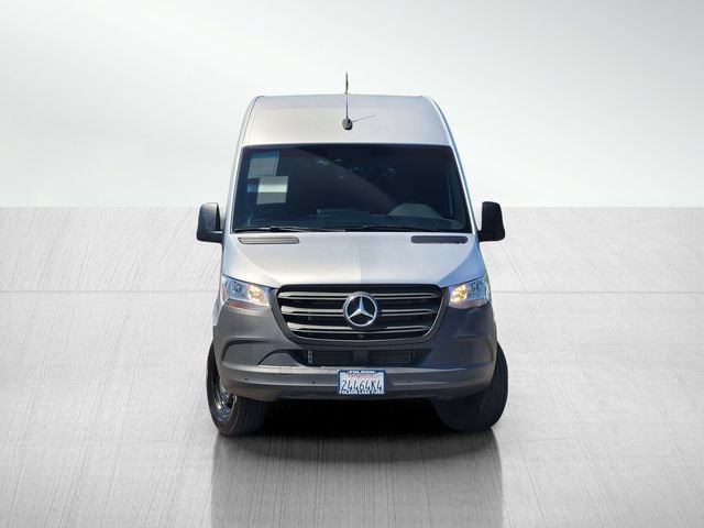 Used 2024 Mercedes-Benz Sprinter 2500 image 2