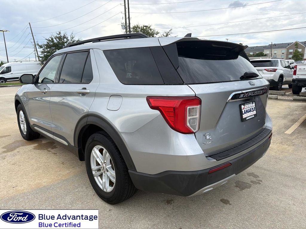 Certified 2022 Ford Explorer XLT w/ Equipment Group 202A RWD image 8