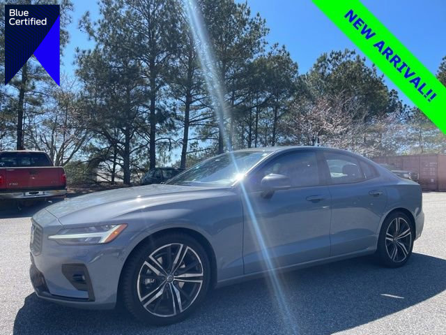 Used 2022 Volvo S60 B5 R-Design image 1