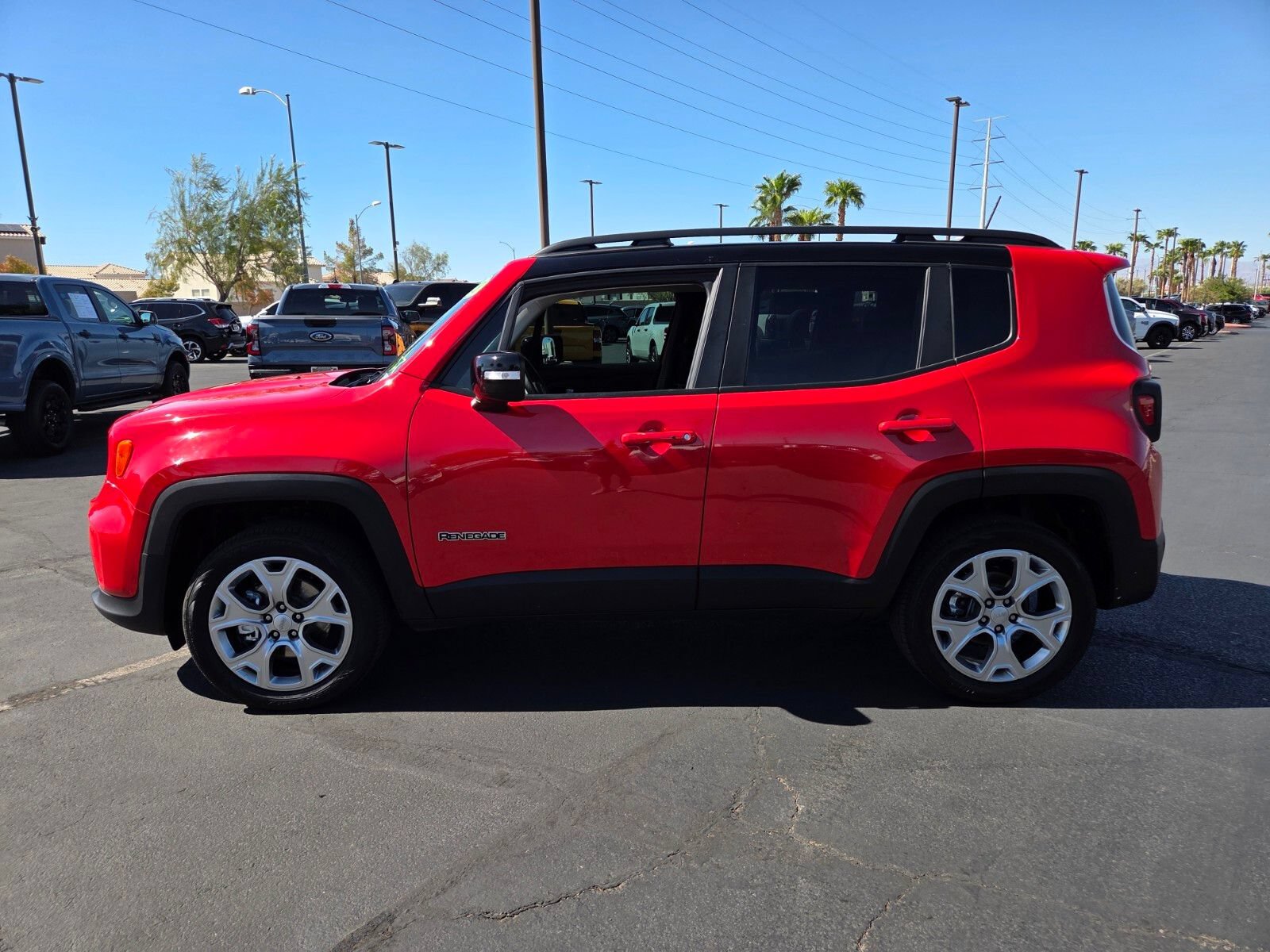 Used 2023 Jeep Renegade Limited w/ Sun/Sound Group AWD/4WD image 3