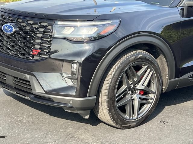 Certified 2025 Ford Explorer ST AWD/4WD image 8