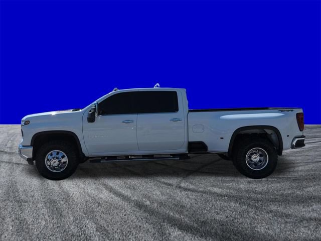Used 2025 Chevrolet Silverado 3500 LTZ w/ LTZ Plus Package image 2