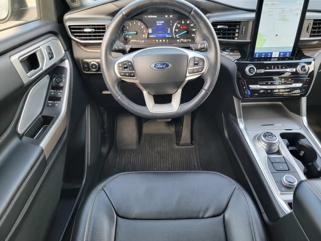 Certified 2023 Ford Explorer Limited w/ Limited Technology Package AWD/4WD image 32