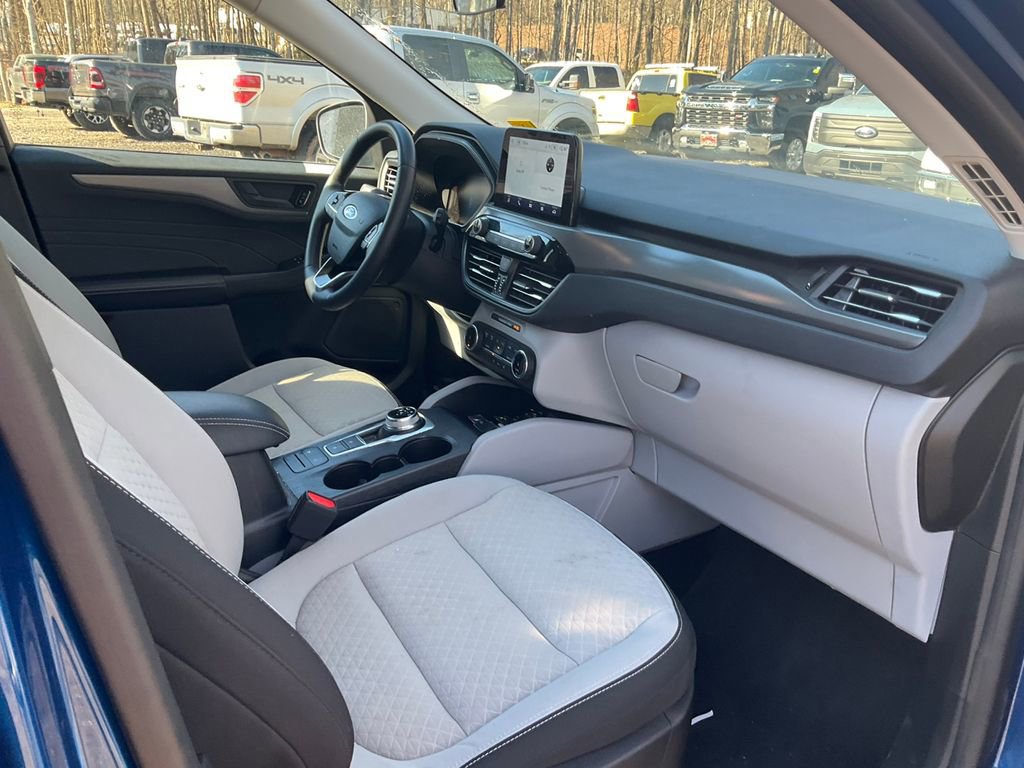 Certified 2023 Ford Escape Active w/ Cold Weather Package image 11
