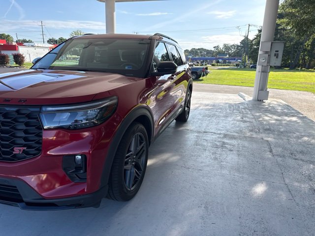 Certified 2025 Ford Explorer ST AWD/4WD image 8