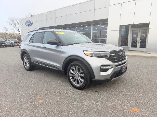 Certified 2022 Ford Explorer XLT w/ Equipment Group 202A image 8