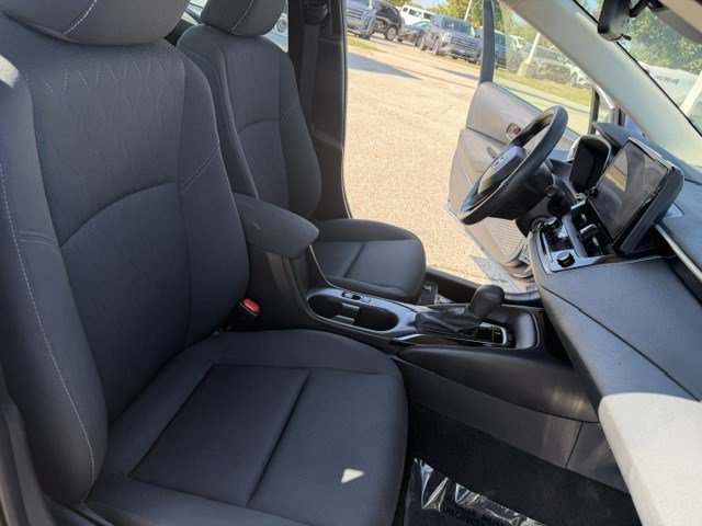 Used 2025 Toyota Corolla LE FWD image 34