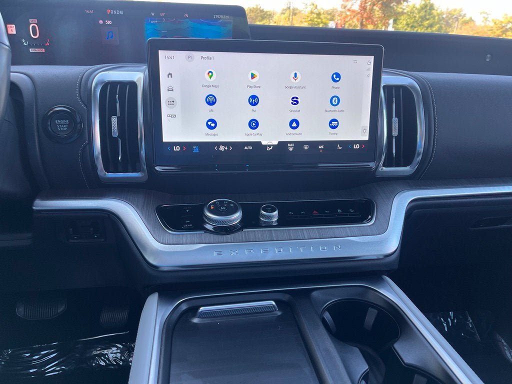 Certified 2025 Ford Expedition Max Platinum w/ Platinum Ultimate Package AWD/4WD image 28