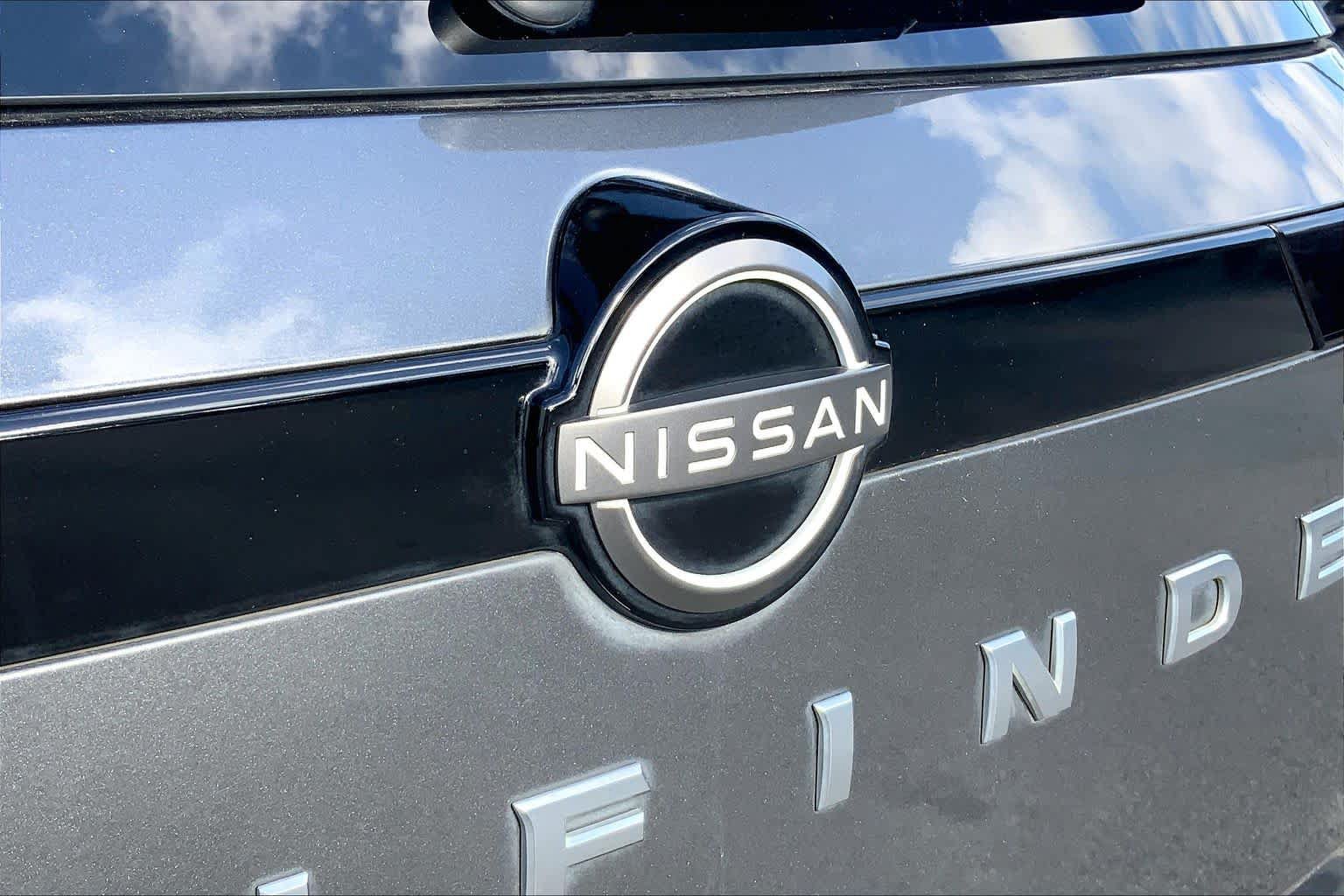 Used 2022 Nissan Pathfinder S FWD image 10