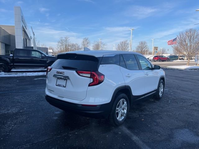 Used 2024 GMC Terrain SLE image 6