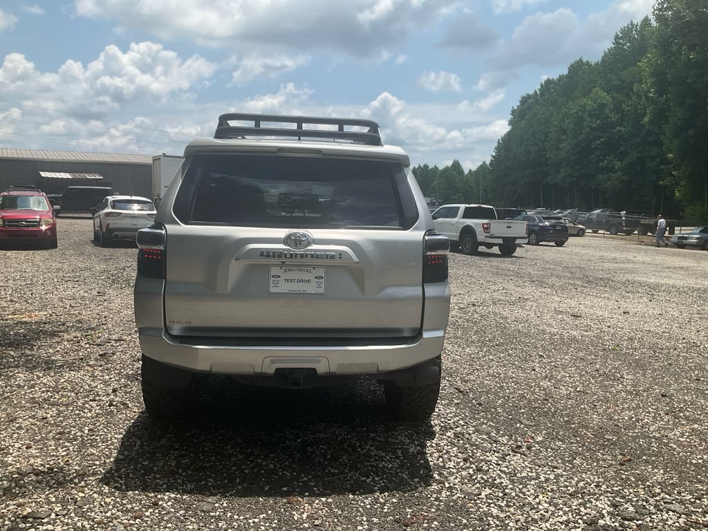 Used 2021 Toyota 4Runner SR5 AWD/4WD image 6