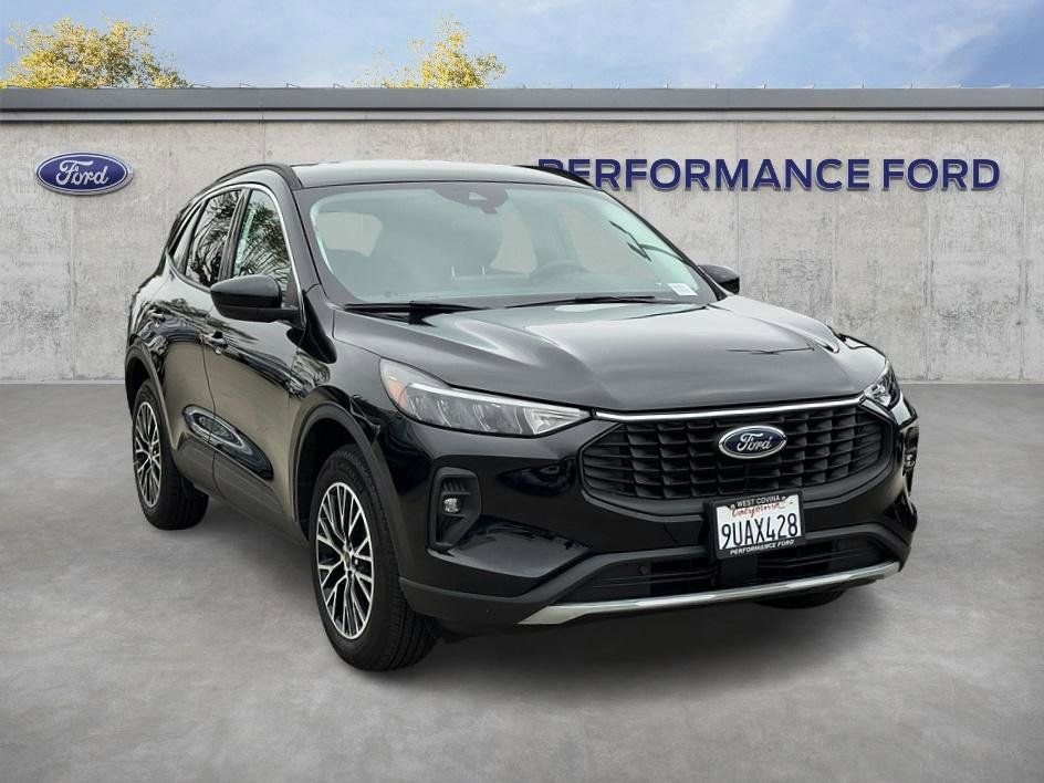 Certified 2023 Ford Escape SE FWD image 4