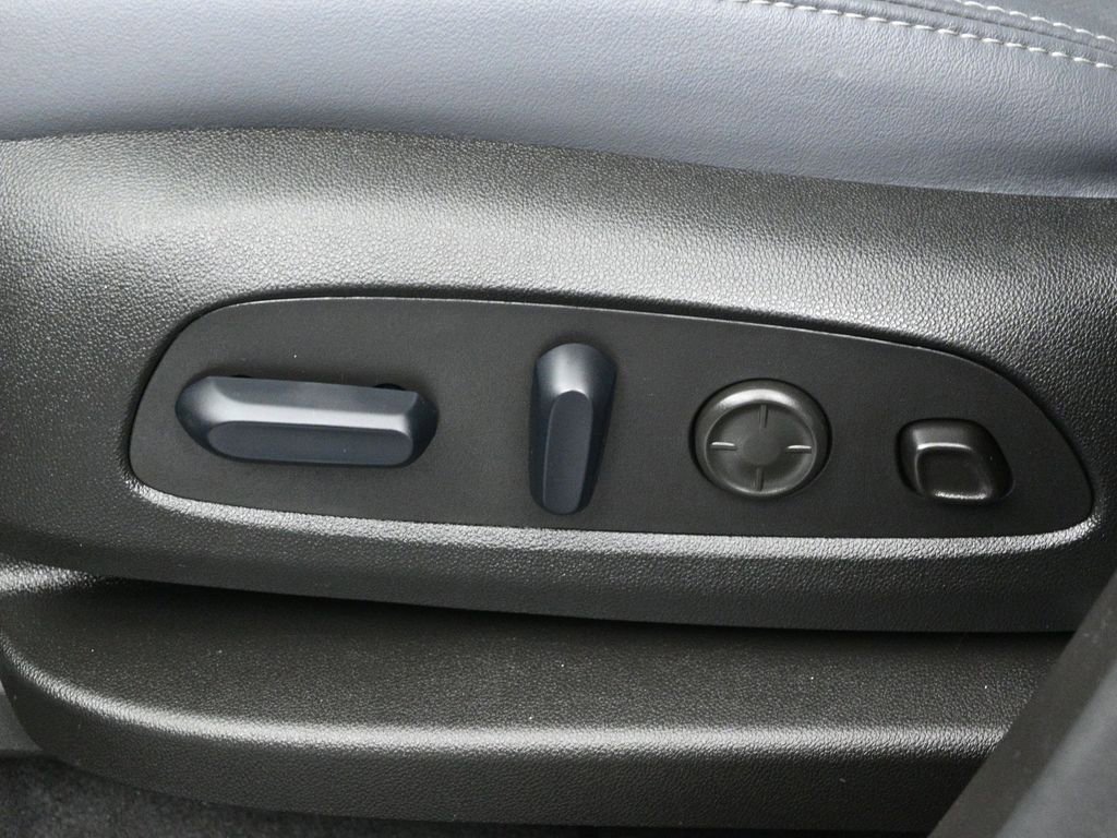 Used 2024 Buick Enclave Premium image 39