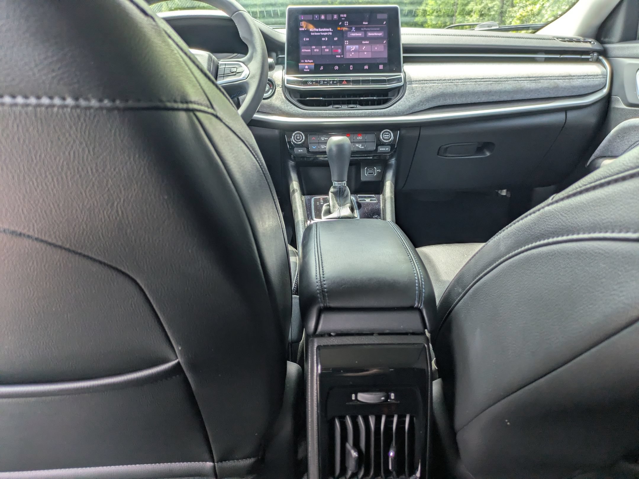 Used 2022 Jeep Compass Latitude w/ Sun and Sound Group FWD image 28