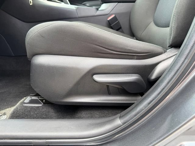 Used 2023 Toyota RAV4 LE FWD image 9