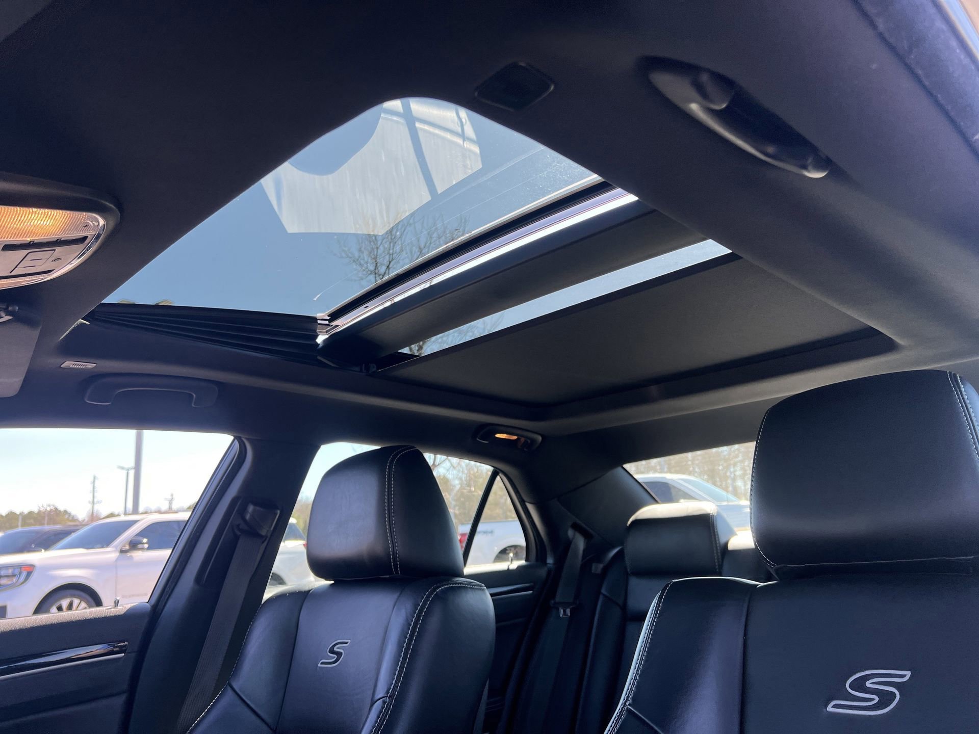 Used 2023 Chrysler 300 S image 18