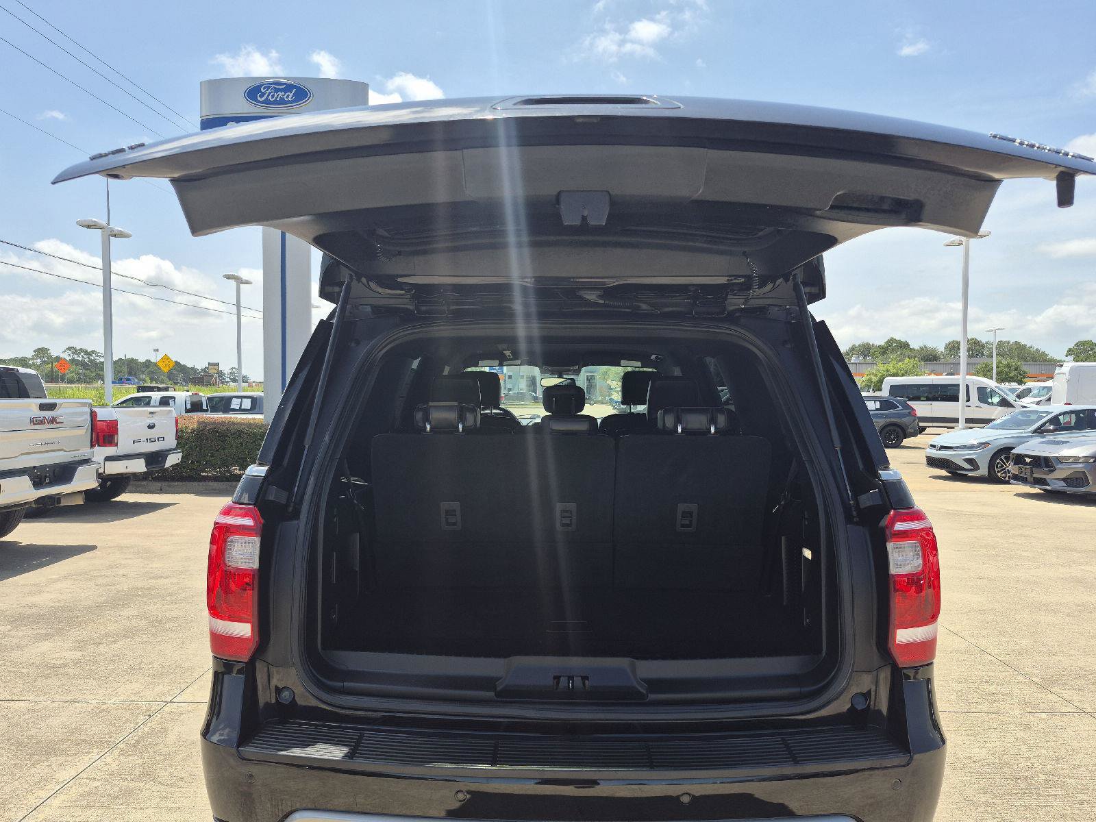 Certified 2021 Ford Expedition XLT RWD image 15