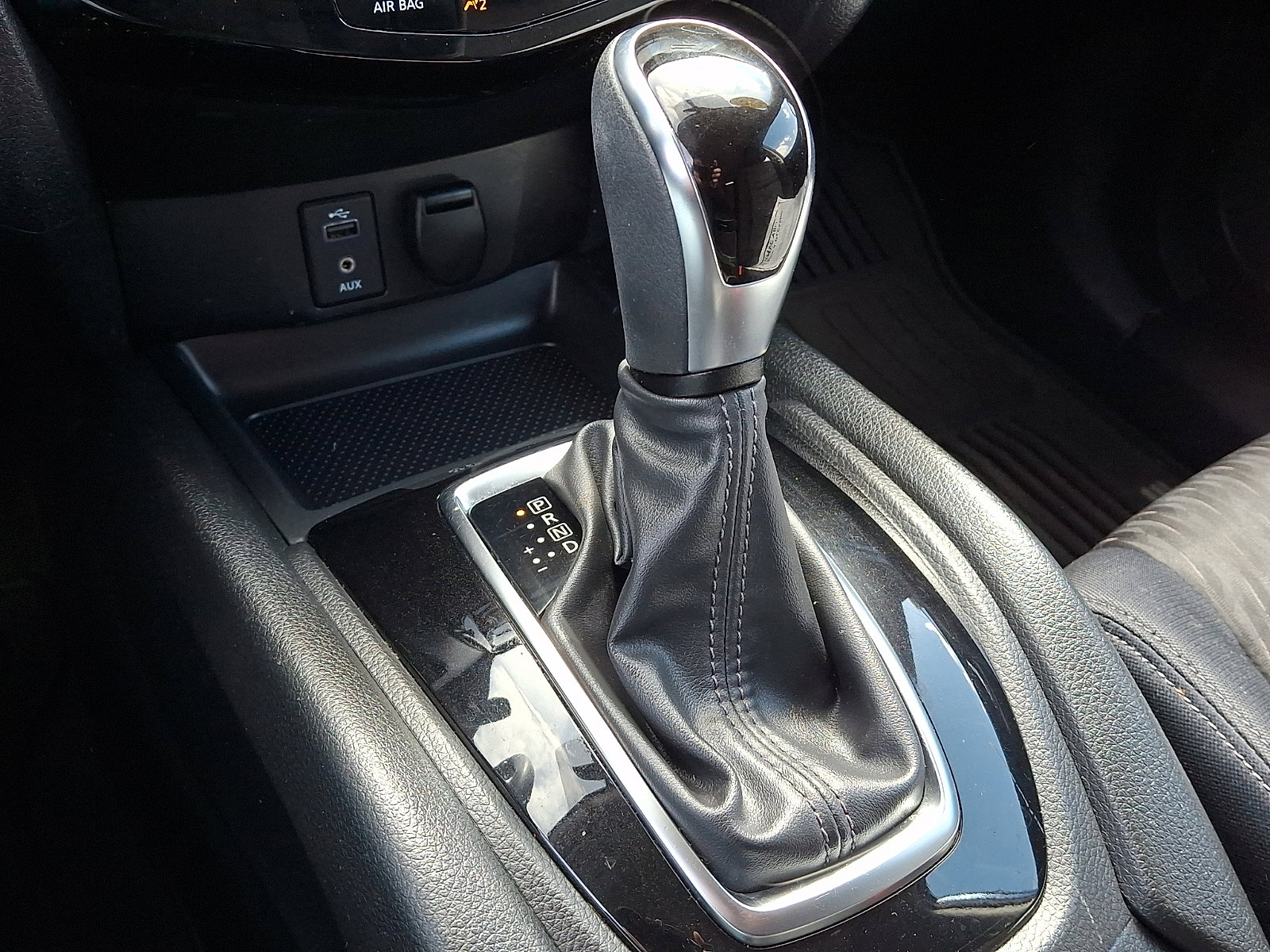 Used 2017 Nissan Rogue S image 22