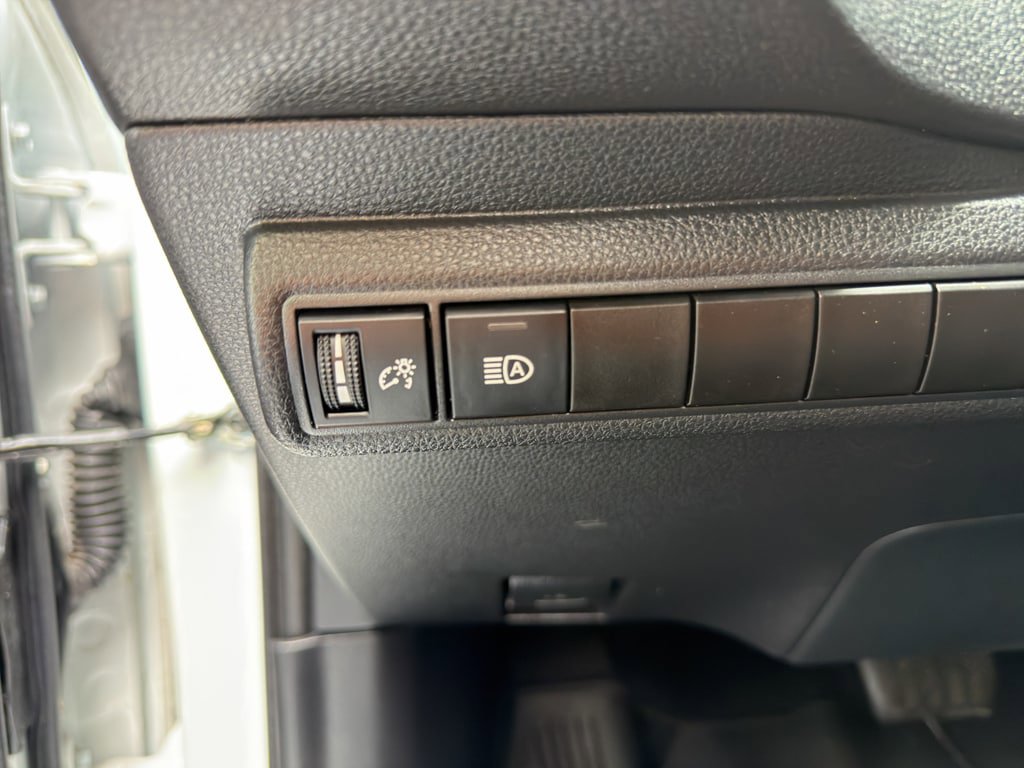 Used 2022 Toyota Corolla XSE FWD image 20